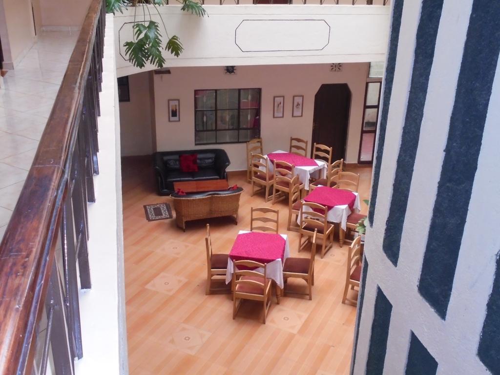 Chester Hotel นาคูรู ภายนอก รูปภาพ