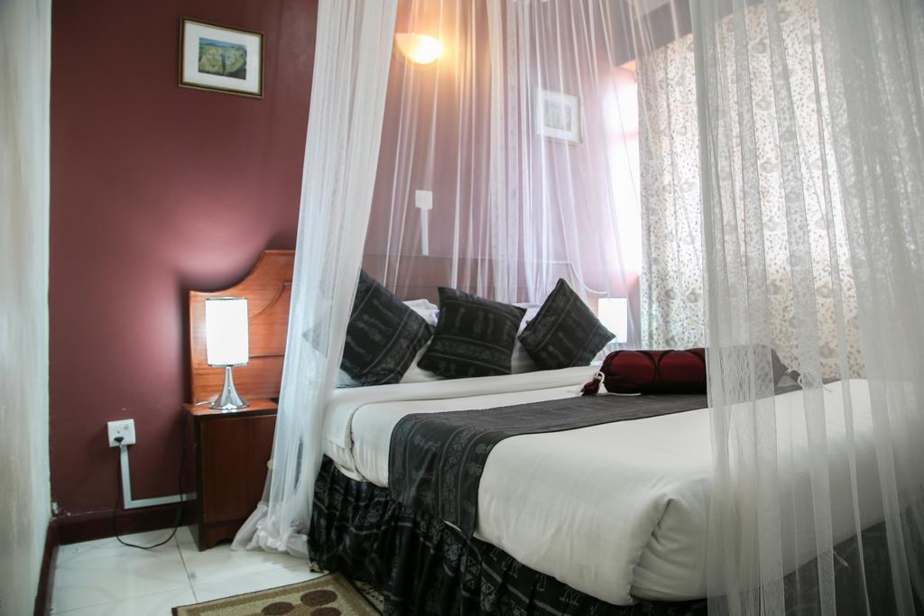 Chester Hotel นาคูรู ภายนอก รูปภาพ