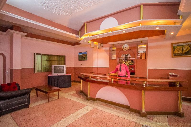 Chester Hotel นาคูรู ภายนอก รูปภาพ