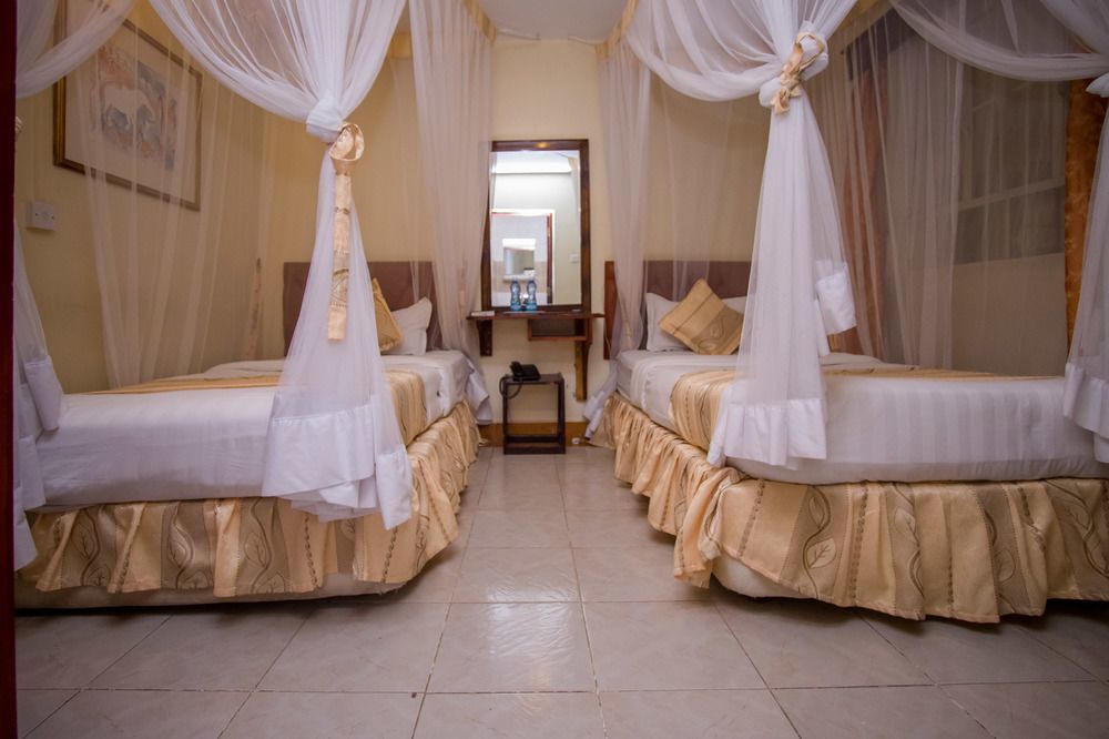 Chester Hotel นาคูรู ภายนอก รูปภาพ